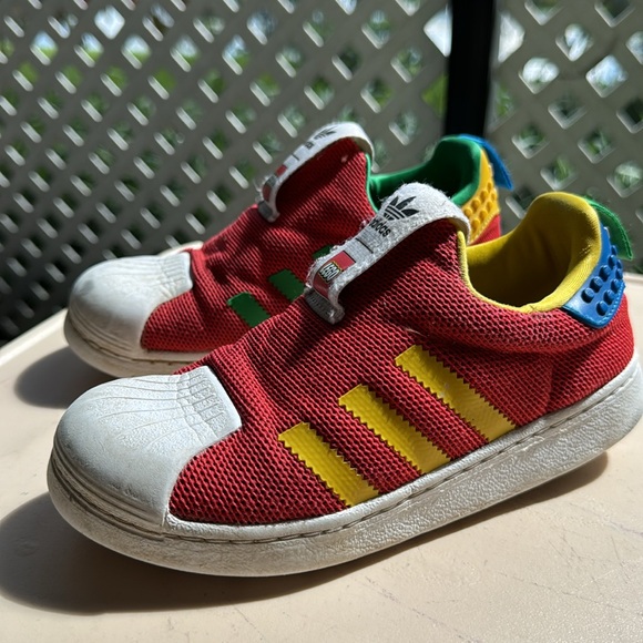 Limited edition multi color Superstar Lego Adidas slip-ons for boys - Picture 6 of 9